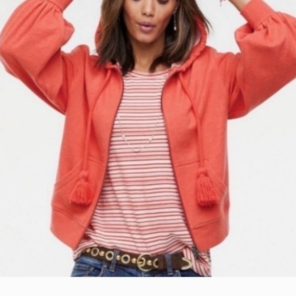 Striped Sleeveless Top - Red and White - Picture 4 of 4